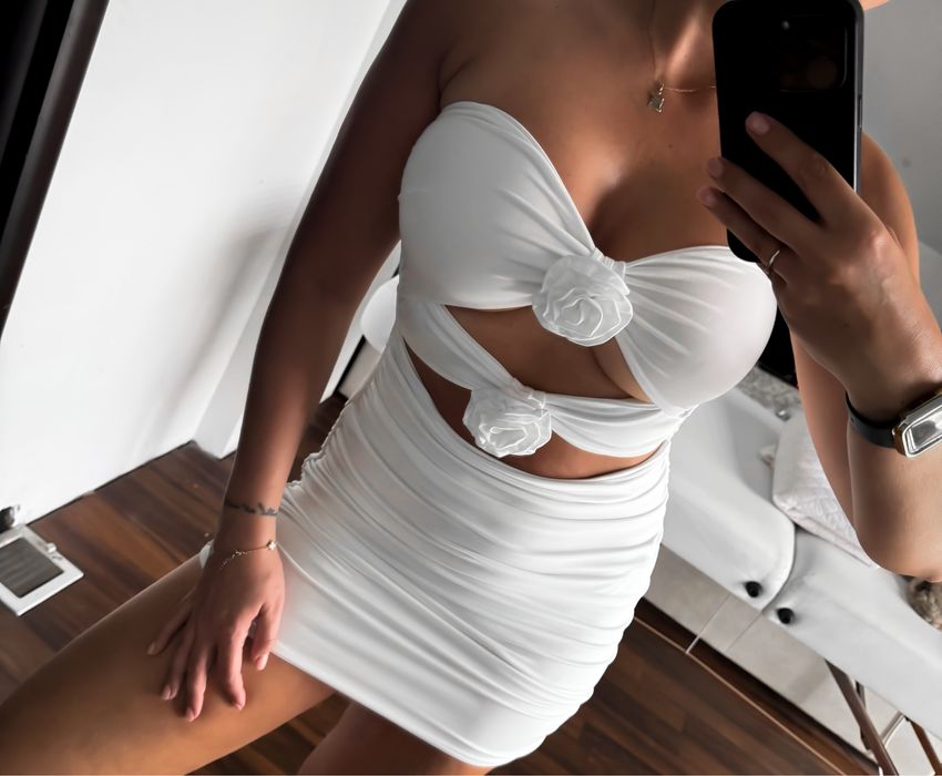 Sukienka biala z różą rozm m sukienka roze