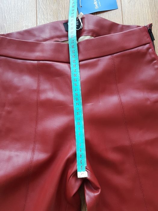 M 38 ZARA wąskie leginsy spodnie z wysokim stanem lateksowe skóra ekol