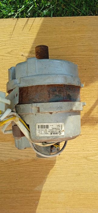 Sprzedam kompresor HXK12AAl oraz EDA TYP SH-10, silnik SOLE typ SH-10