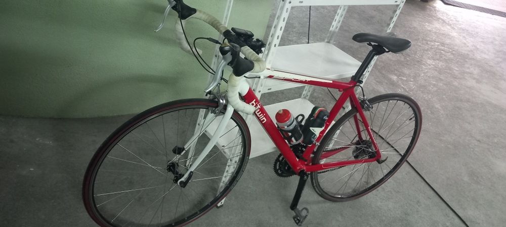 Bicicleta de estrada B'twin Sport com extras