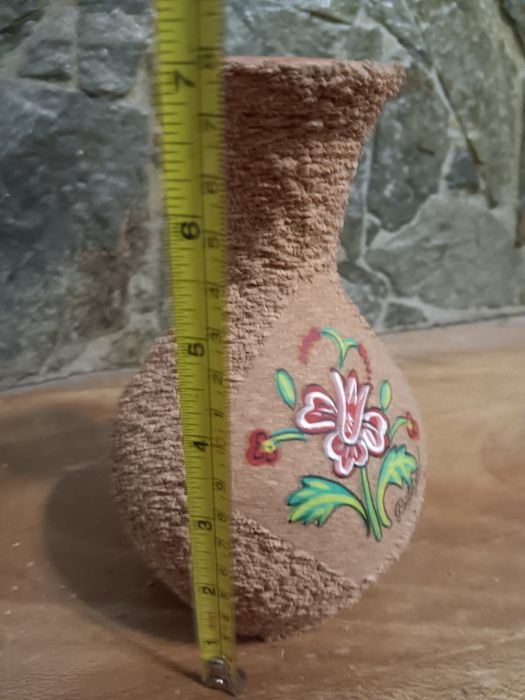 Jarra antiga revestida a cortiça