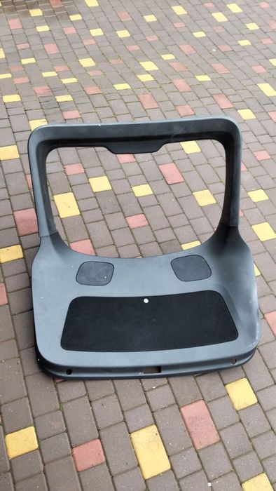 Карта з кришки багажника tesla model y