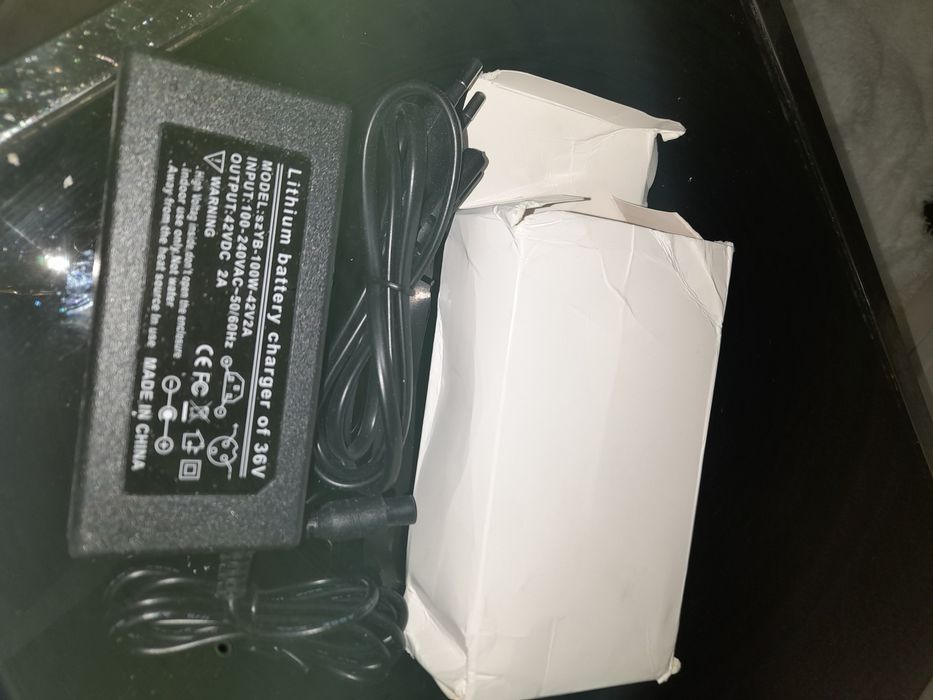 Carregador charger hoverboard novo 36v 3 pinos