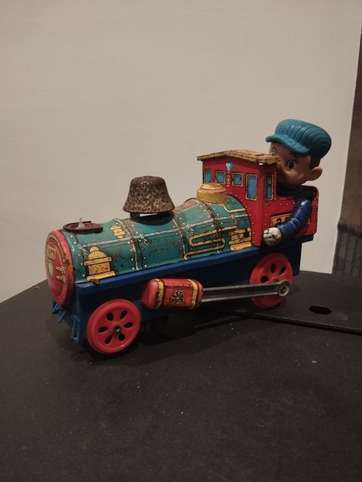 Brinquedo antigo em chapa