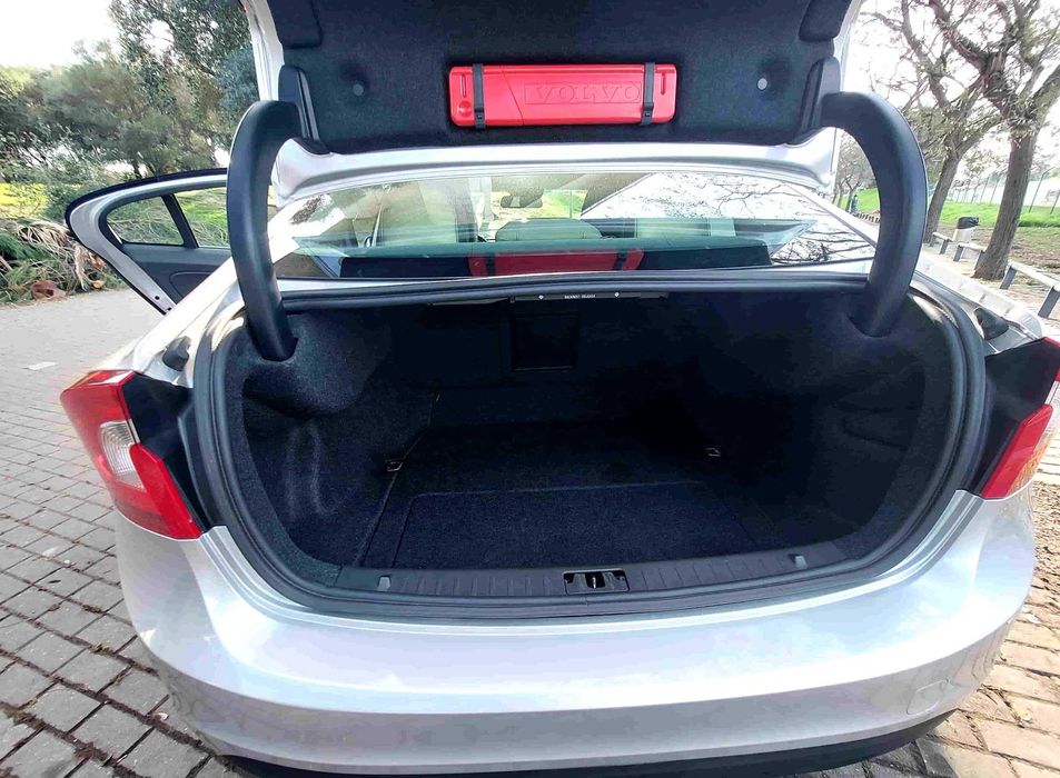 Volvo D3 T5 SUmmum (Full extras) com apenas 81000kms