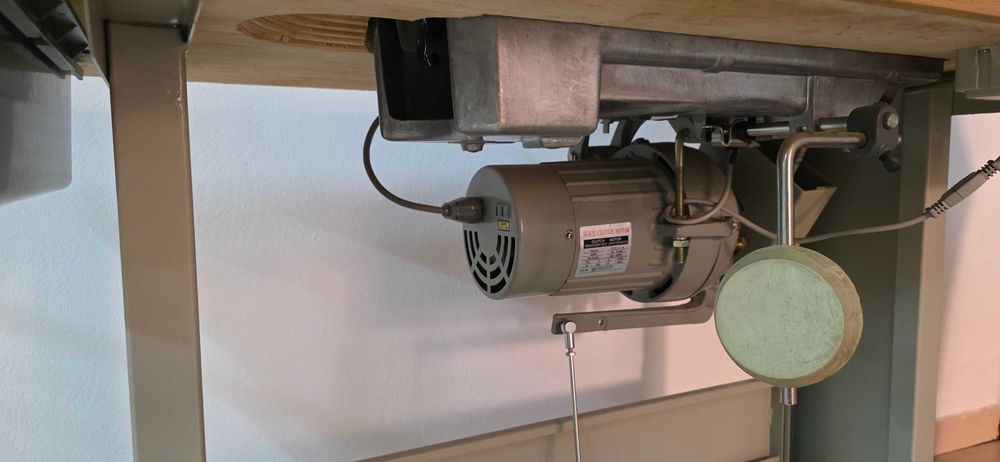Máquina de Costura Industrial Fomax 5570 – Excelente Estado