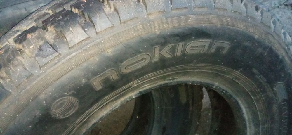 Зимові зимний Шини резина колеса скат 225 75 16