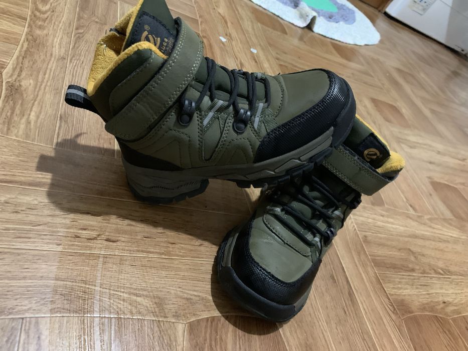 Зимове дитяче взуття