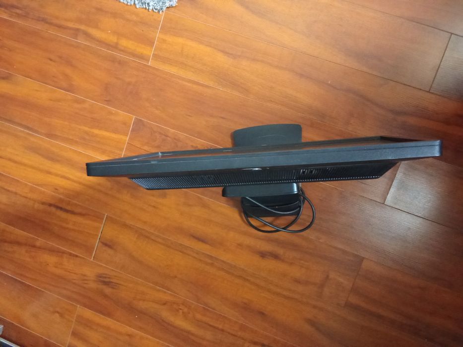 Ecrã HP 75 Hz com risco no meio