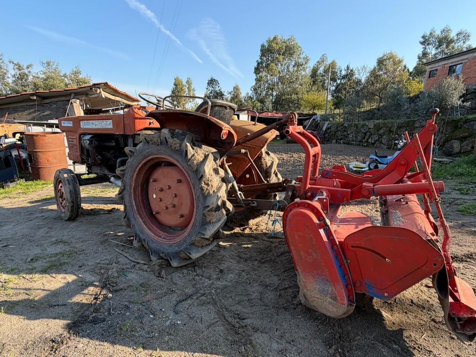 kubota L2000 em bom estado