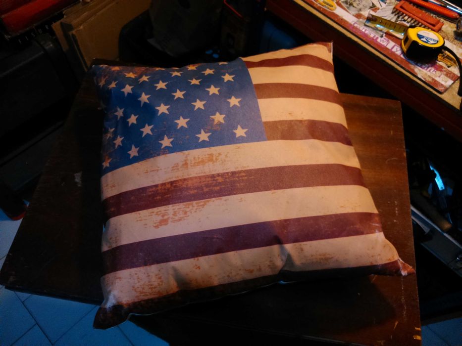 Pack de 6 almofadas 40cm tecido Bandeira U.S.A usadas em bom estado.