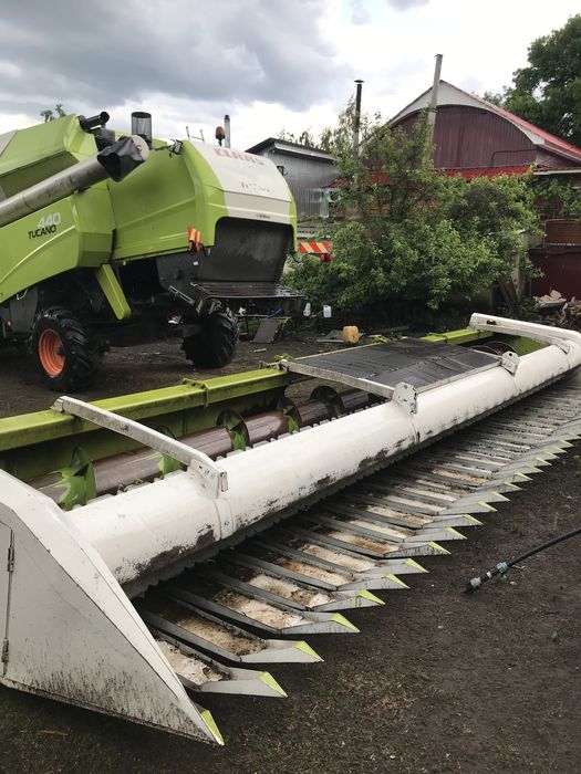 Комбайн Клаас тукано