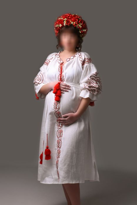 Сукня-вишиванка для вагітних з поясом M