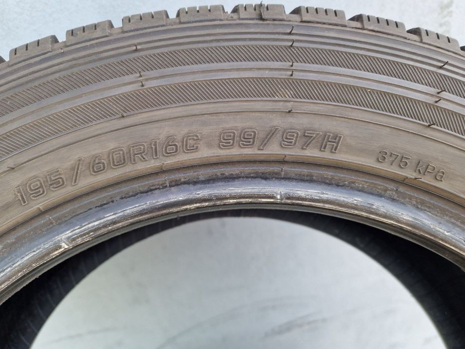 Шини 195 60 R16c Falken зима, як нові