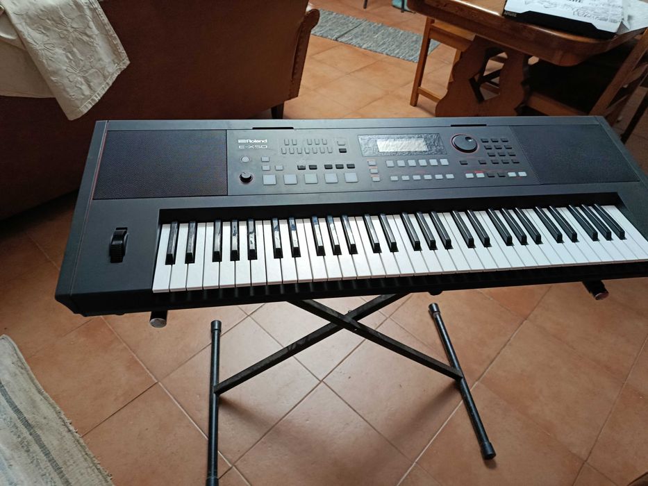 Vendo teclado Roland E-X50