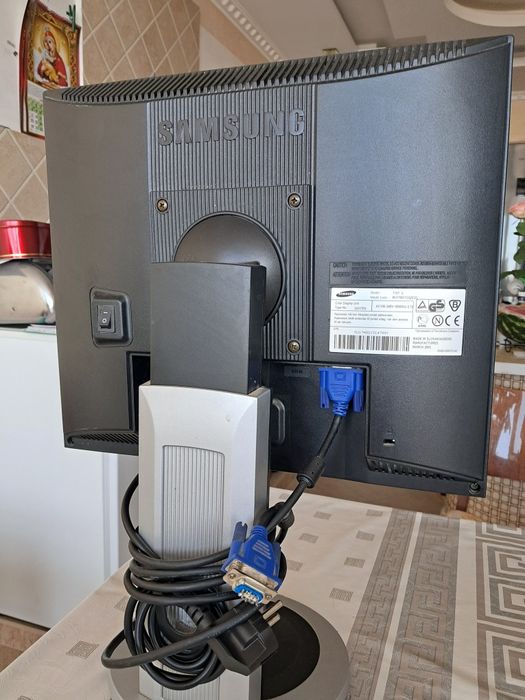 Монитор Samsung  sync master 710t