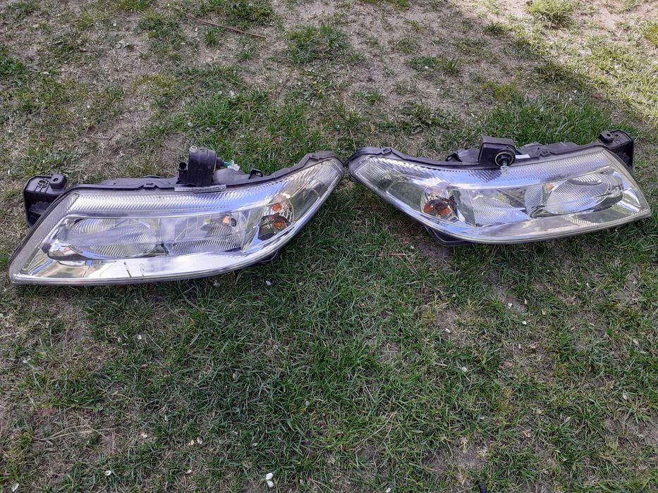 Renault Laguna 2 Reflektory
