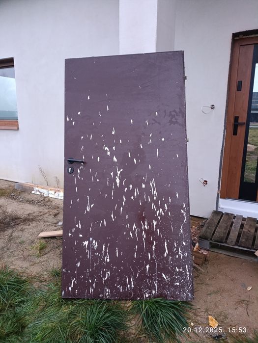 Drzwi metalowe budowlane