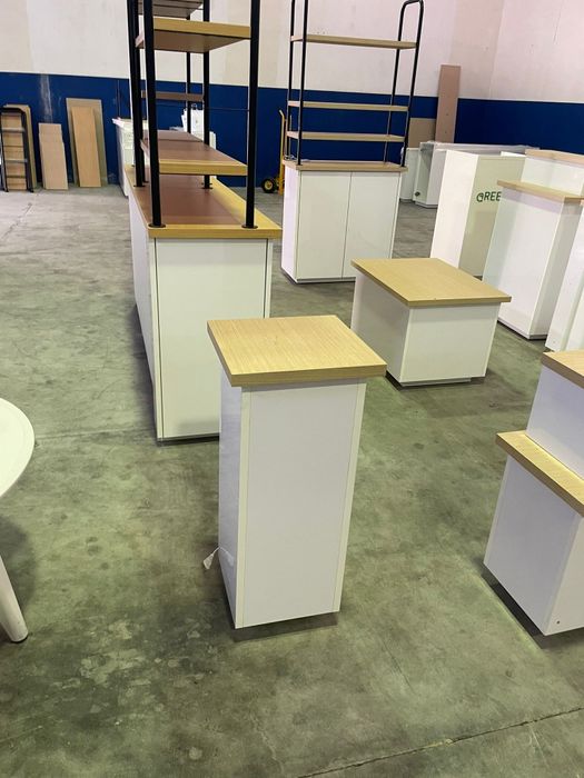 Móveis de exposição de loja