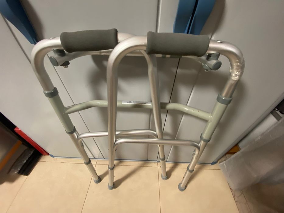 Vendo Andarilho para idosos