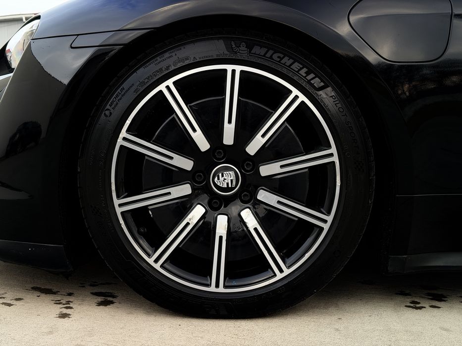 Porsche Taycan 4S ідеальний стан, максимальна комплектація.