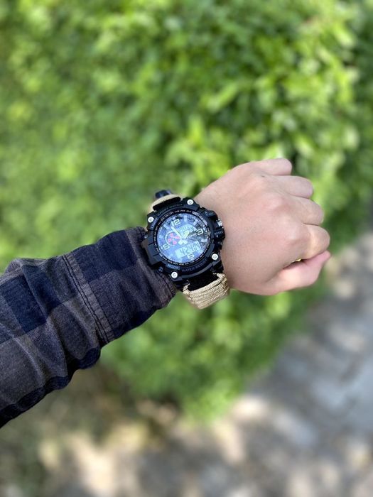 Годинник,часы, наручний тактичний , та з емблемами на подарунок .