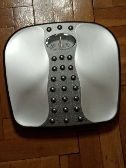 Waga łazienkowa mechaniczna srebrna