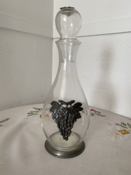 Garrafa com copos estanho