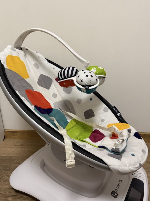 Moms 4 - техніка для заколисування малюка