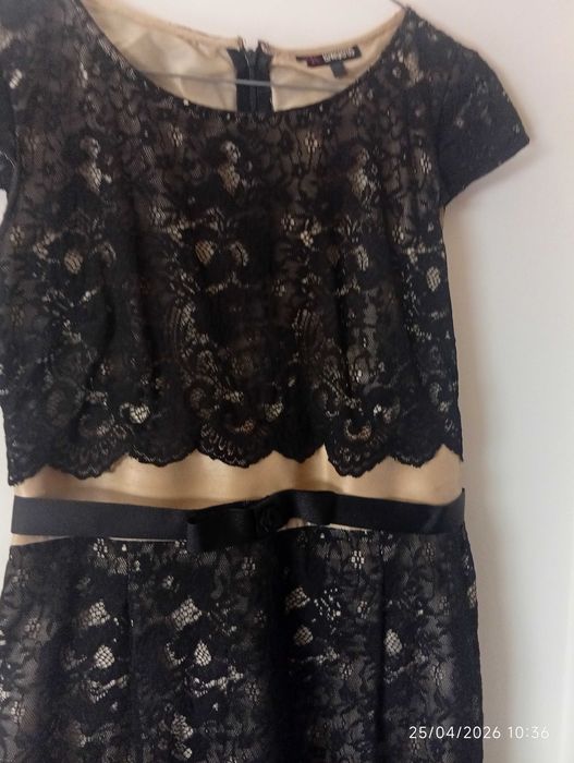 Oportunidade  única,  vestido muito bonito elegante