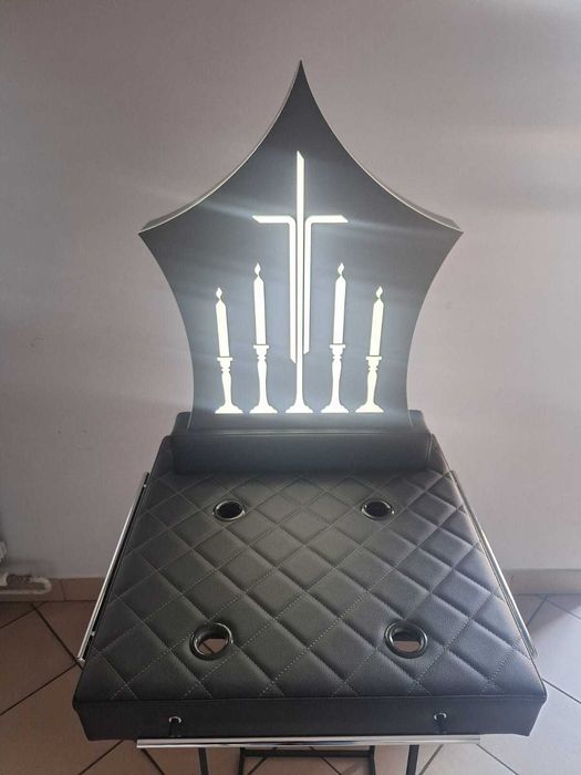 Karawan. Katafalk pod Urnę do Karawanu.