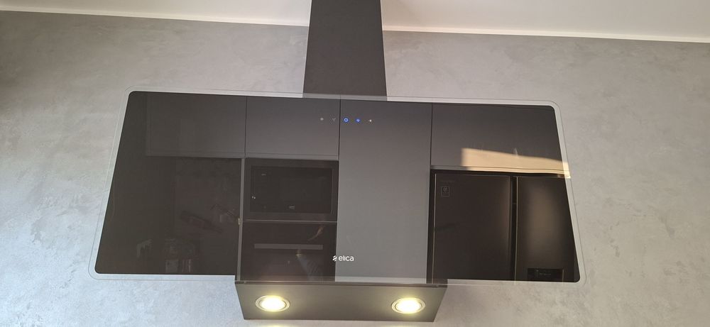 Okap czarny szklany przyścienny 90 cm