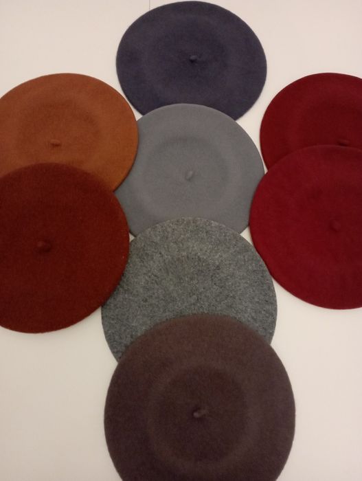 Берет жіночій вовна новий