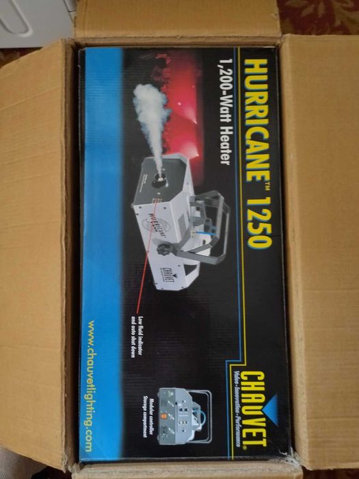 Дым машина CHAUVET HURRICANE 1250 Ватт оригинал