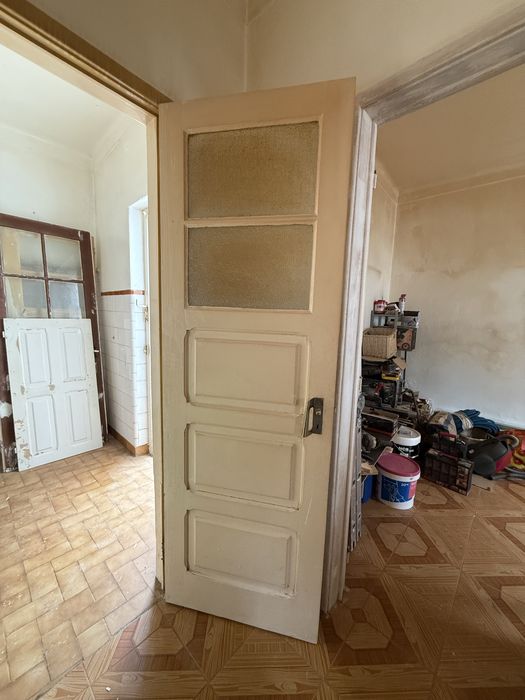 Duas portas para venda