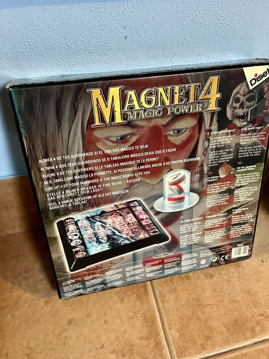 Jogo de tabuleiro Magnet4 magic rings