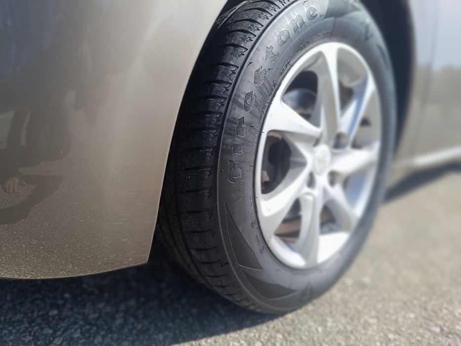 Peugeot 208 1.2 pluetech COMO NOVO