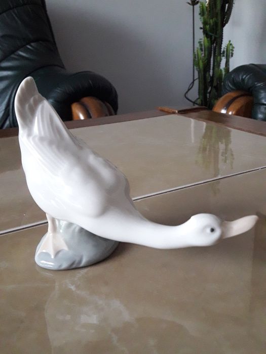 Porcelanowa gąska Nao Lladro Hiszpania.