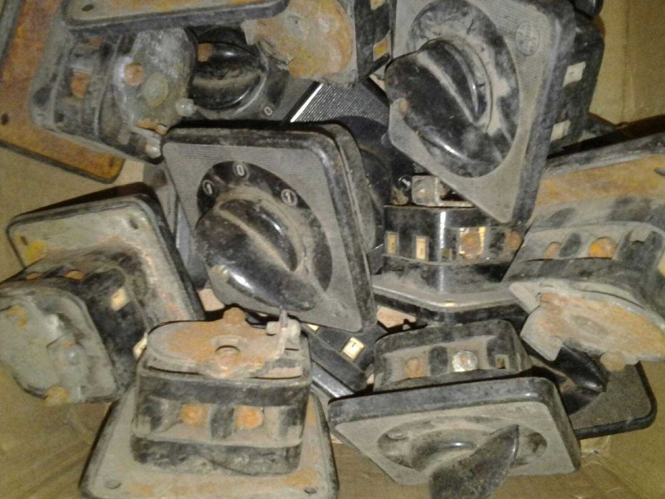 Переключатели серии ПМ, ПП, ПД, ПДМ, ПКУ, ПКЛ, ПВМ, ППМ: 30 грн ...