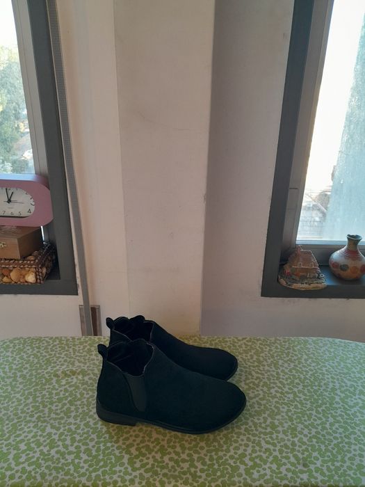 Vendo Botas de Senhora INEXTENSO muito bonitas como novas