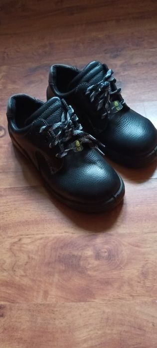 Buty skórzane robocze nowe roz. 39