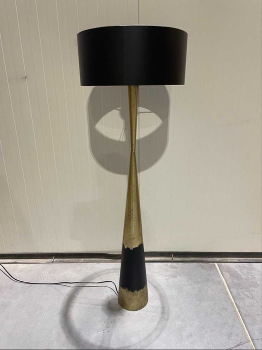 Designerska lampa podłogowa BLACKOUT - WOOOD(Czarny / Złoto)