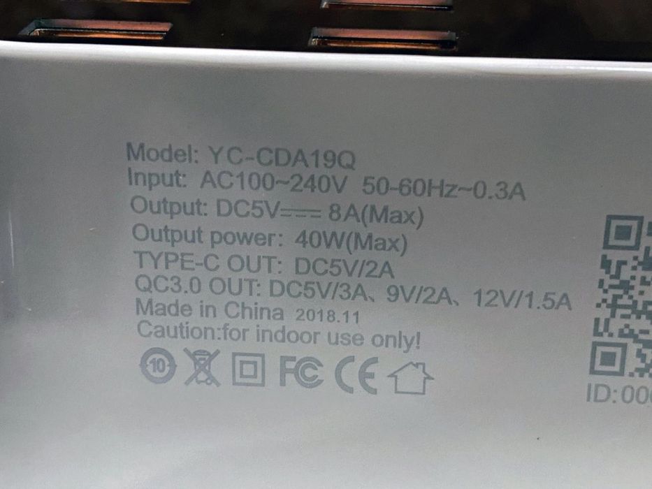 Зарядка на 8 портів 68W USB Type C QC Lightning Адаптер живлення блок