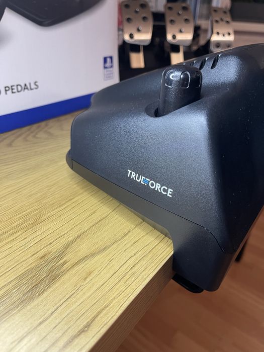 Ігровий руль logitech g923 гарний стан Київ