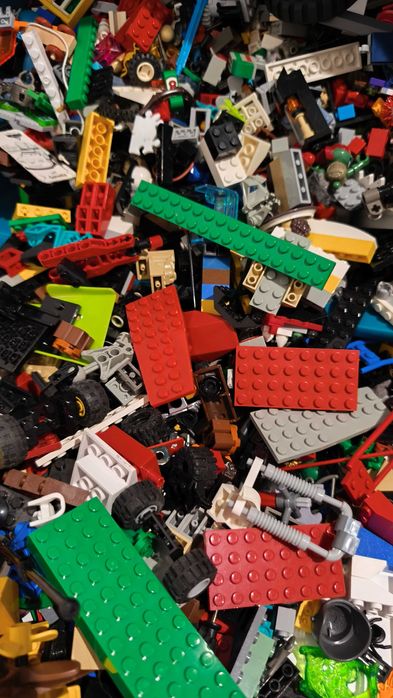 klocki LEGO z figurkami mix luzem 4 kg