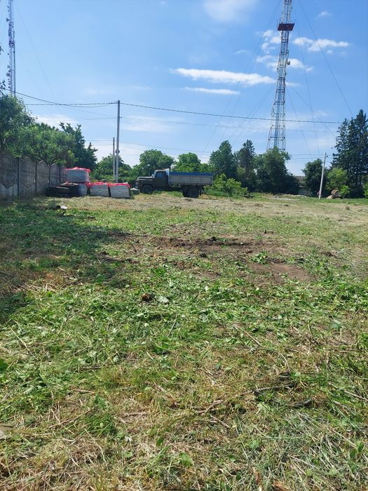 Косіння трави, професійна чистка ділянки від  чагарників