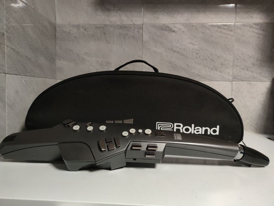 Aerophone Roland AE10, cyfrowy instrument dęty, elektroniczny saksofo