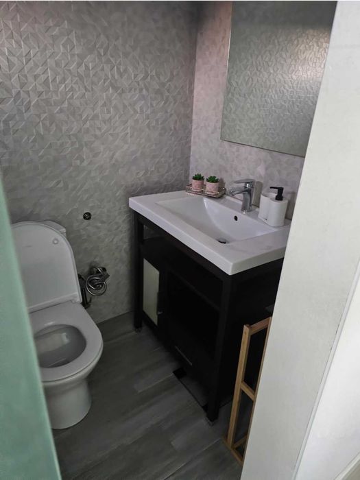 Arrendo quarto com casa de banho