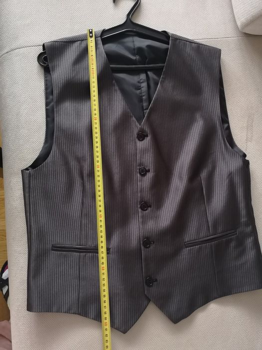 Szary/grafitowy garnitur + kamizelka Aljeka rozmiar 48