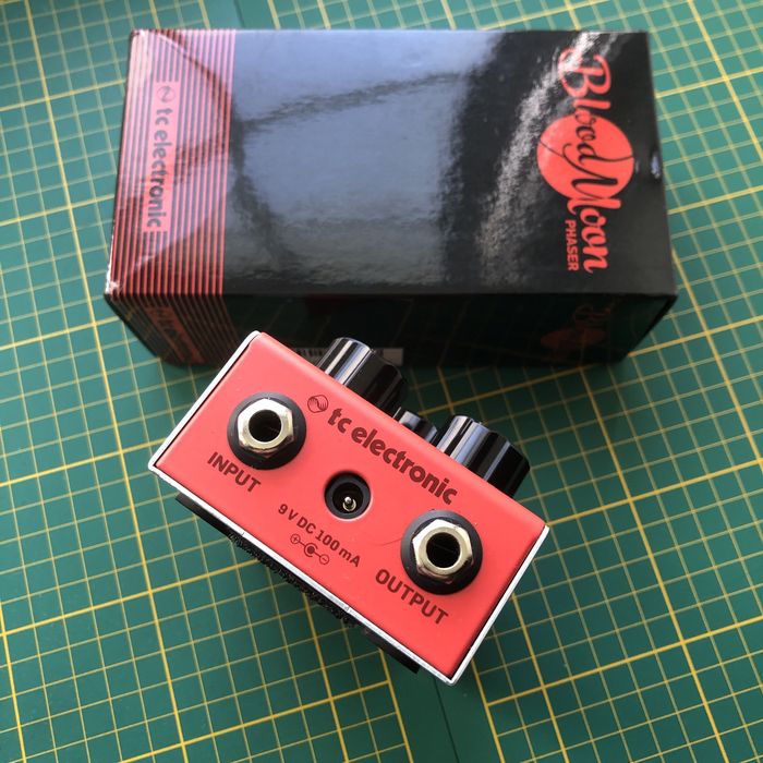 Vendo/troco Pedal TC Electronic Blood Moon Phaser